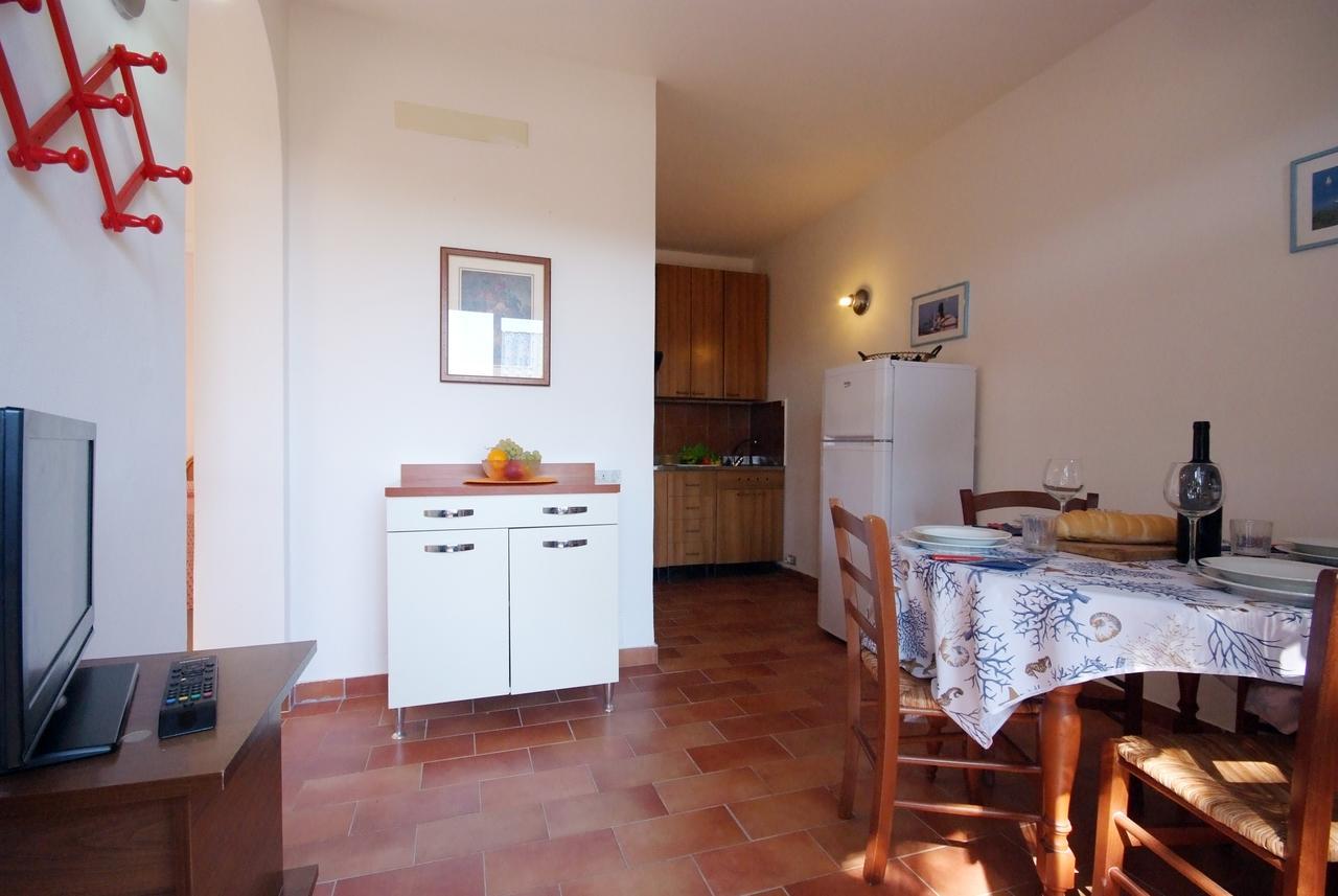 Residence Sud Est Porto Azzurro Buitenkant foto