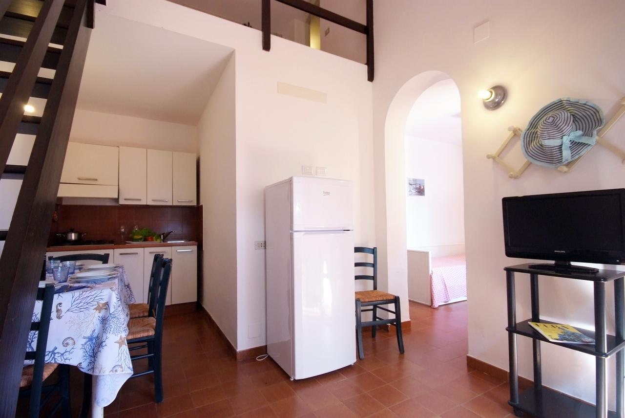 Residence Sud Est Porto Azzurro Buitenkant foto