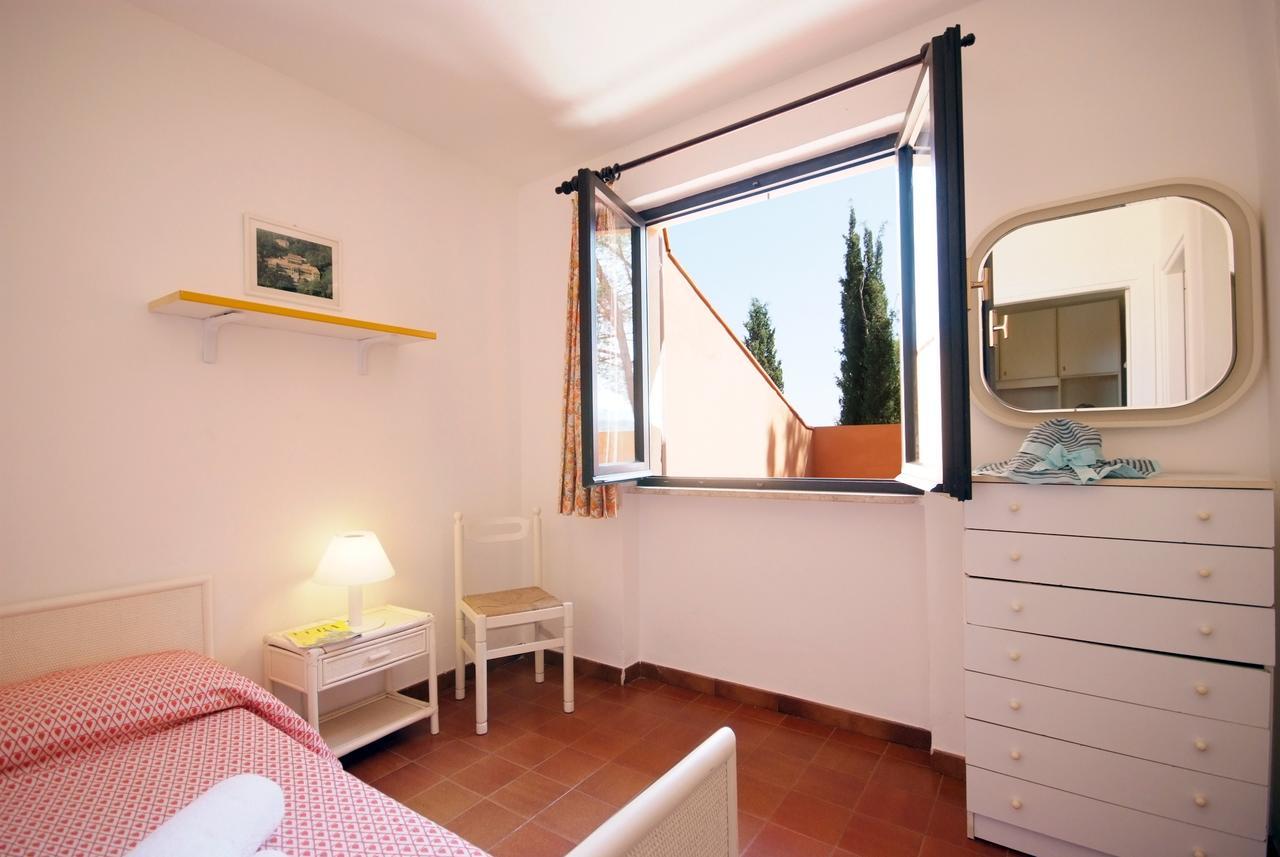 Residence Sud Est Porto Azzurro Buitenkant foto