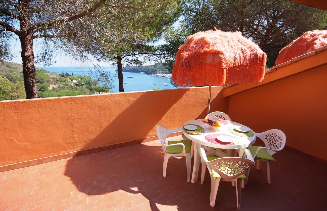 Residence Sud Est Porto Azzurro Buitenkant foto
