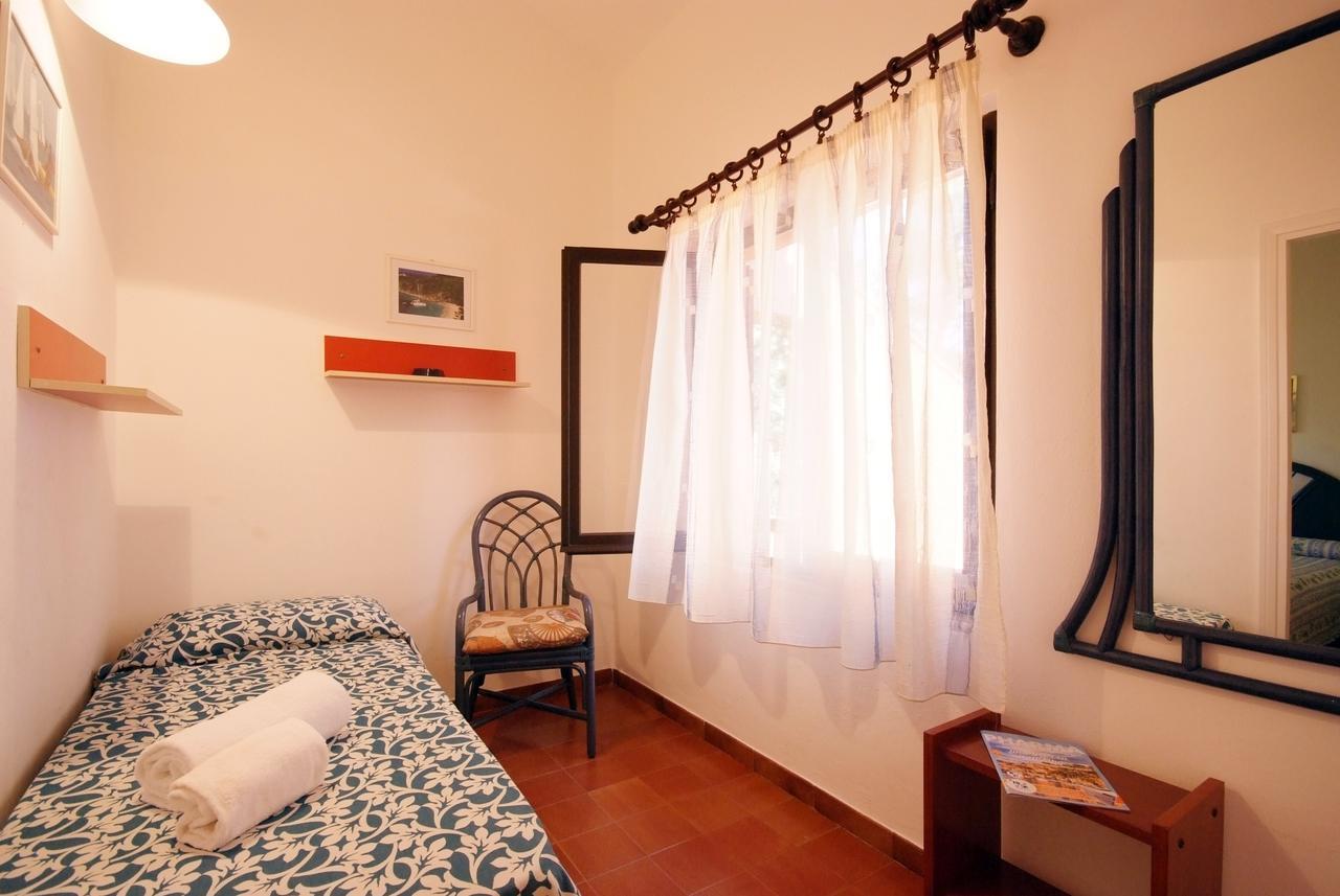Residence Sud Est Porto Azzurro Buitenkant foto