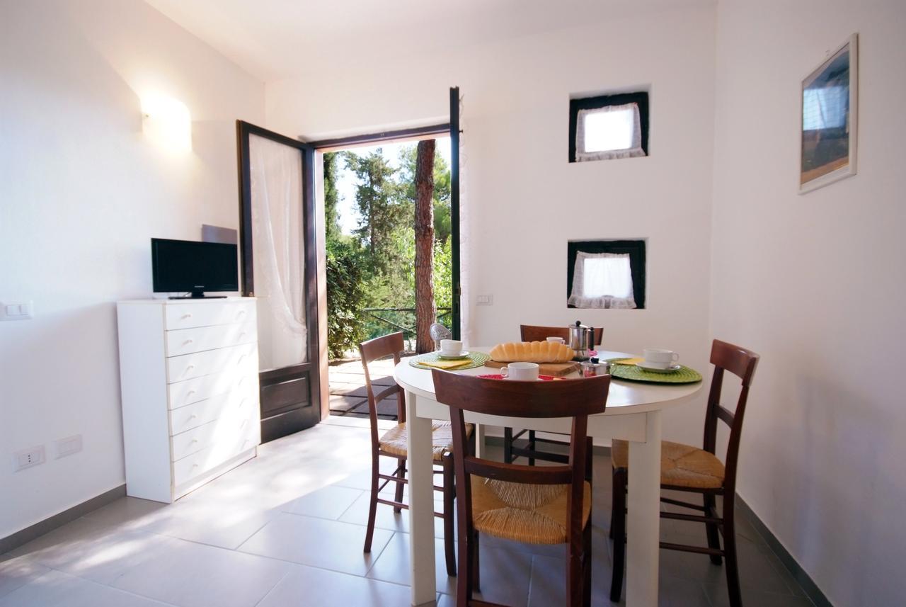 Residence Sud Est Porto Azzurro Buitenkant foto