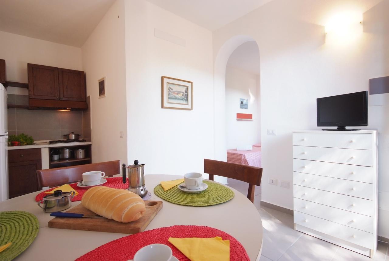 Residence Sud Est Porto Azzurro Buitenkant foto