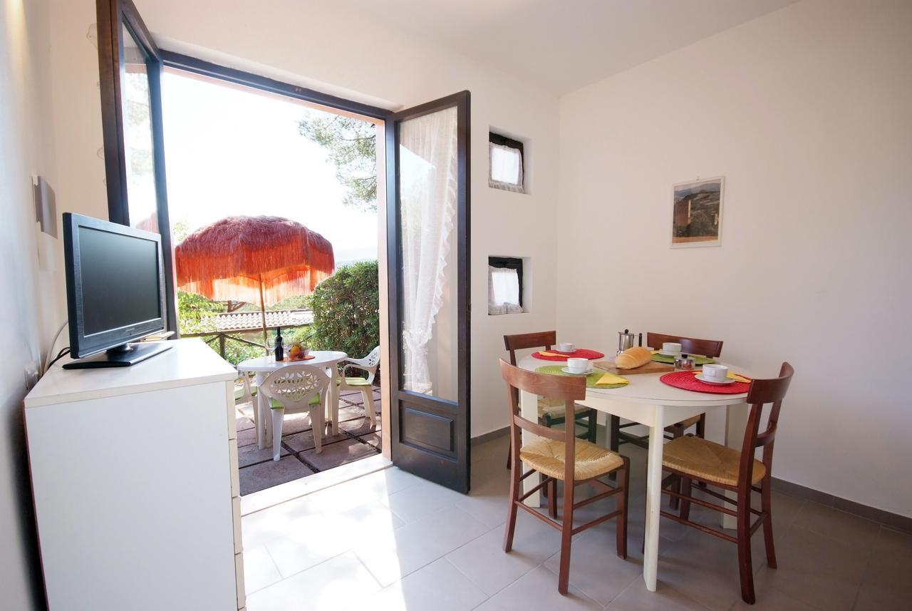 Residence Sud Est Porto Azzurro Buitenkant foto