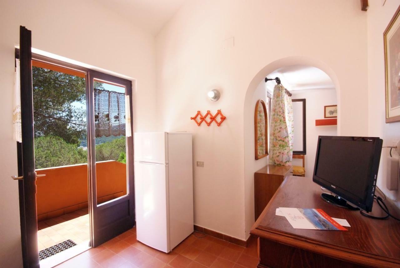Residence Sud Est Porto Azzurro Buitenkant foto