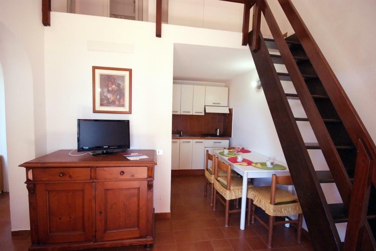 Residence Sud Est Porto Azzurro Buitenkant foto